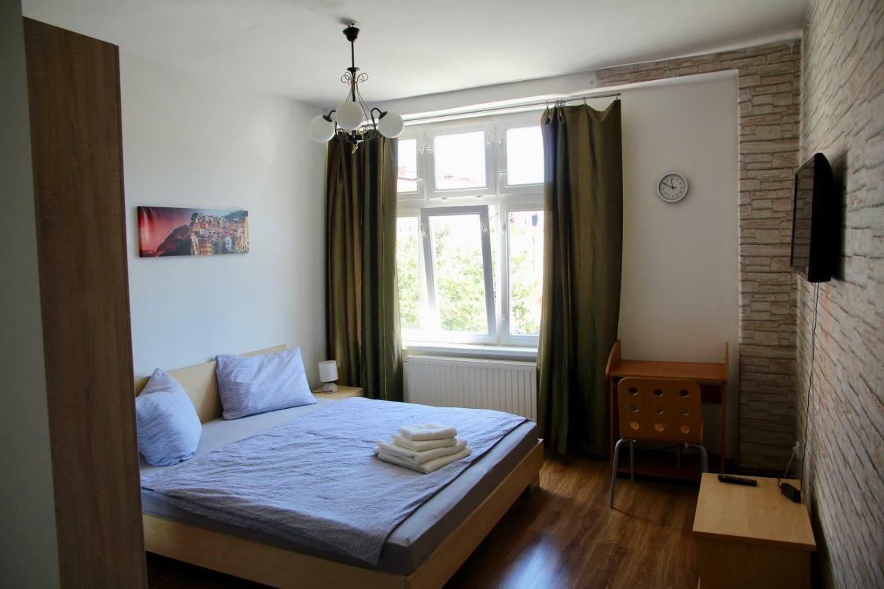 V Centru Mesta Lägenhet Karlsbad Exteriör bild