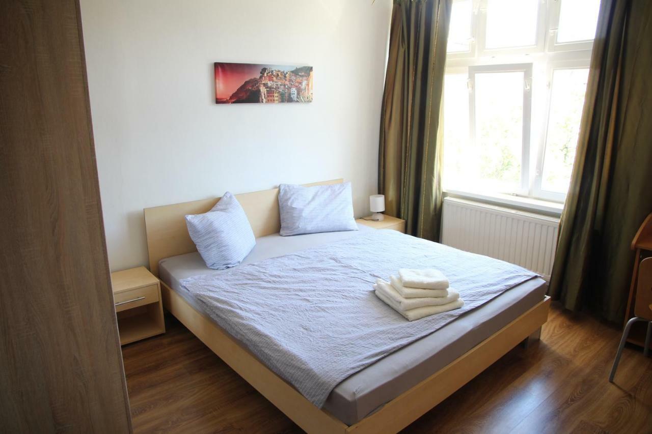 V Centru Mesta Lägenhet Karlsbad Exteriör bild