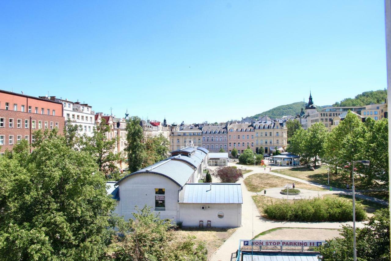 V Centru Mesta Lägenhet Karlsbad Exteriör bild